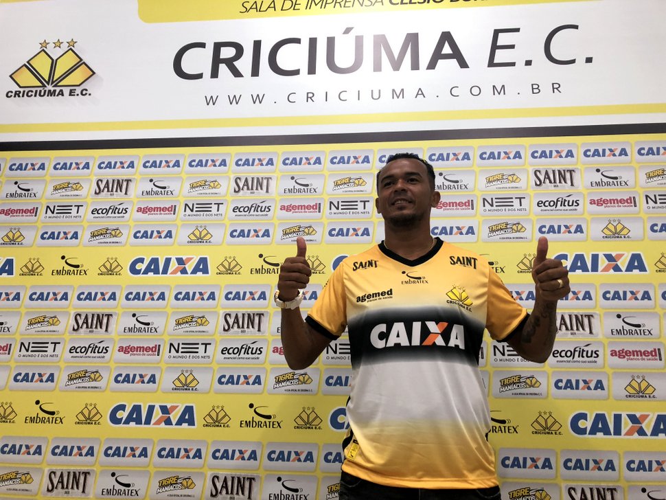 Criciúma: Zé Carlos é apresentado oficialmente