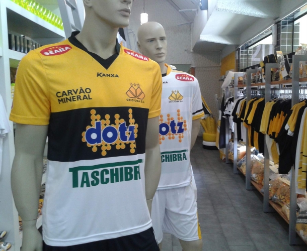 300 camisas vendidas em dois dias