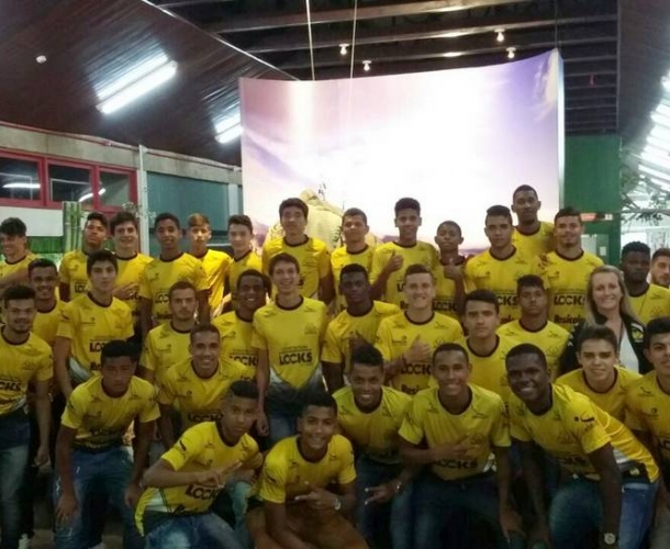 Aletas da base visitam a Unesc