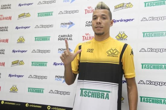 Atacante reforça o Tigre