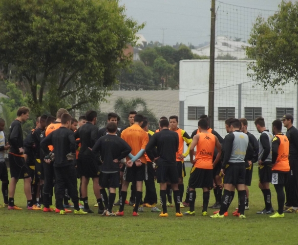 Base do Tigre recebe o Metropolitano 