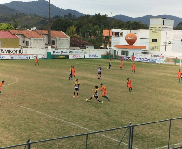 Base do Tigre vence mais duas
