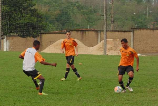 Base enfrenta o Atlético de Ibirama no Catarinense
