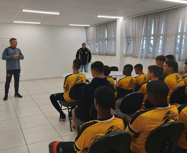 Clube apresenta mudanças nos comandos da base