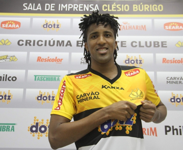 Cortez é apresentado oficialmente