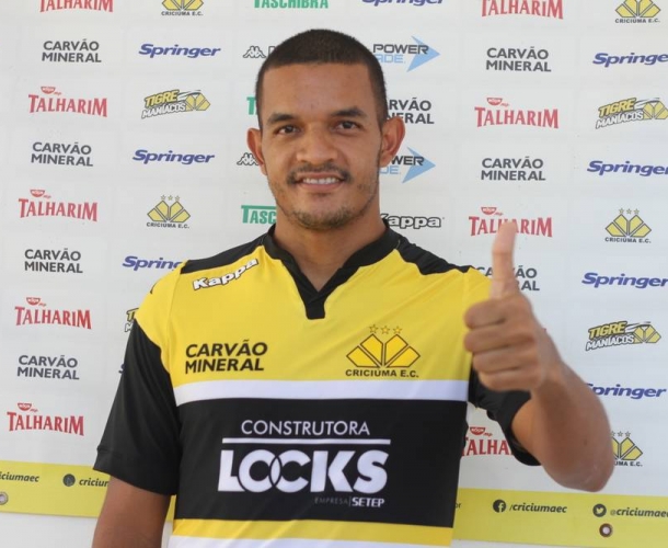 Criciúma apresenta atacante Jheimy