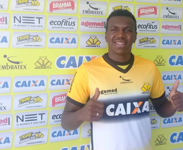 Criciúma apresenta defensor