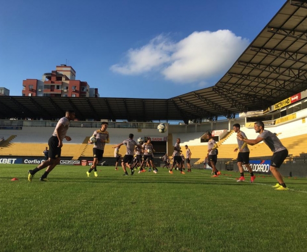 Criciúma duela com o Guarani