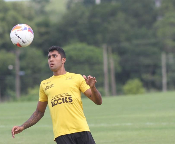 Criciúma empresta atacante