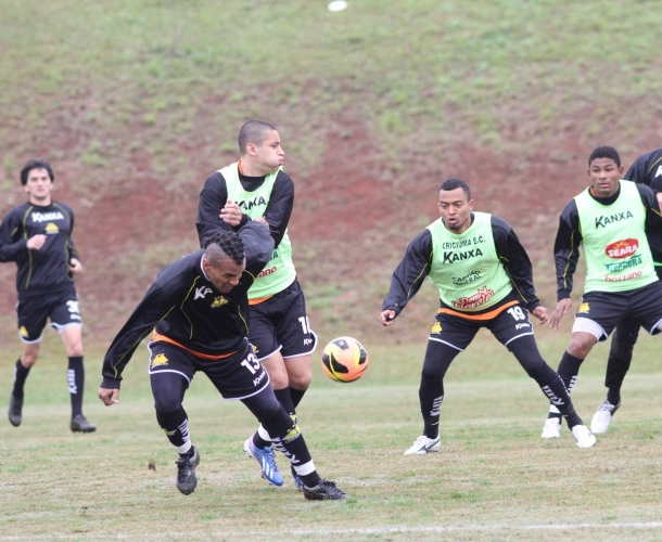 Criciúma encara o Guarani