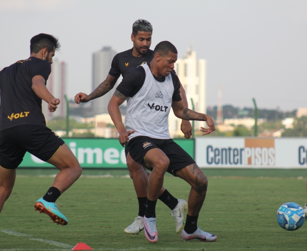 Criciúma enfrenta o Atlético GO em Goiânia