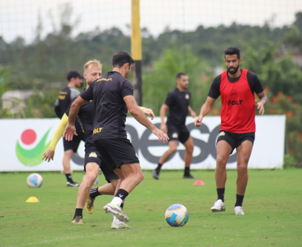 Criciúma enfrenta o Atlético MG em Belo Horizonte 