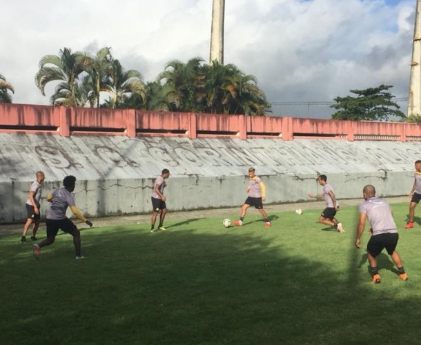 Criciúma enfrenta o CRB