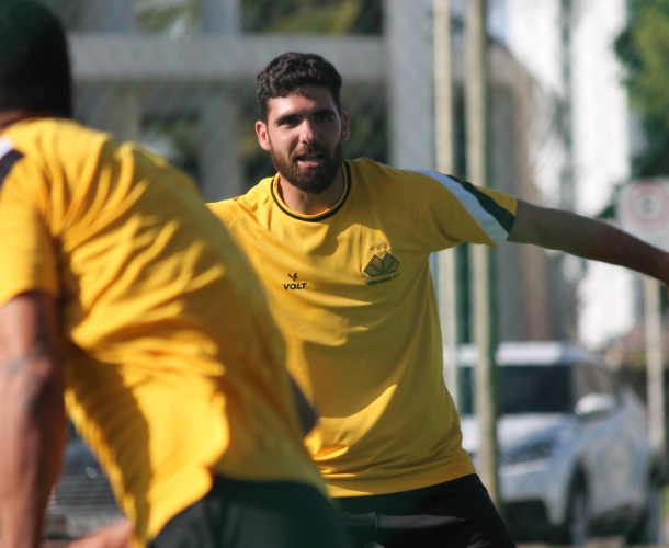 Criciúma enfrenta o CRB no Rei Pelé