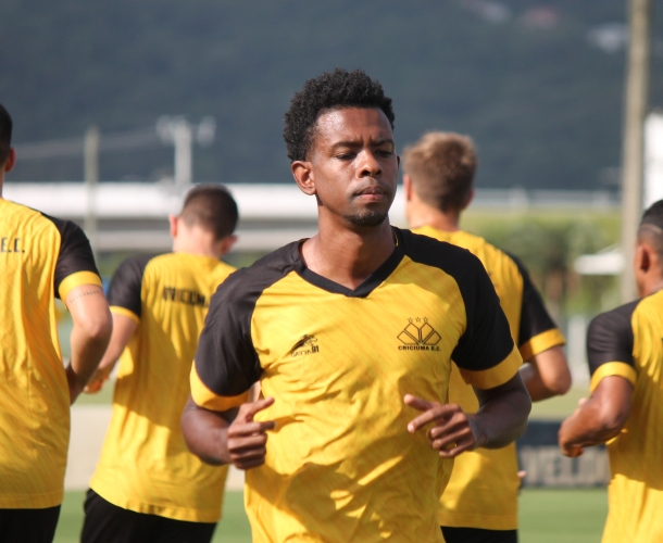 Criciúma enfrenta o Figueirense em Florianópolis