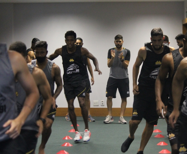 Criciúma enfrenta o Marília em Cariacica (ES)