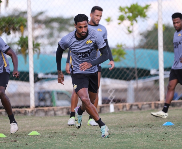 Criciúma enfrenta o Novorizontino fora de casa