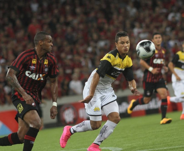 Criciúma perde em Curitiba