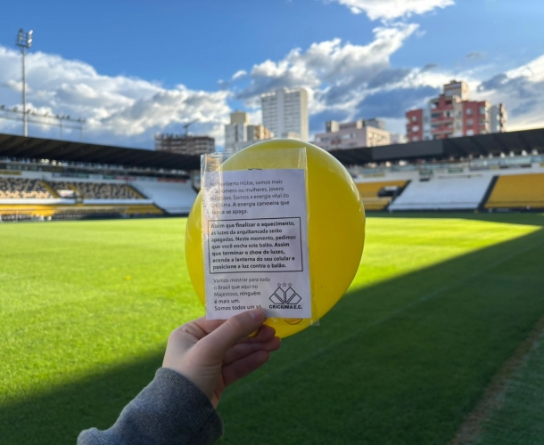 Criciúma prepara ação com balões iluminados para jogo contra o Cuiabá