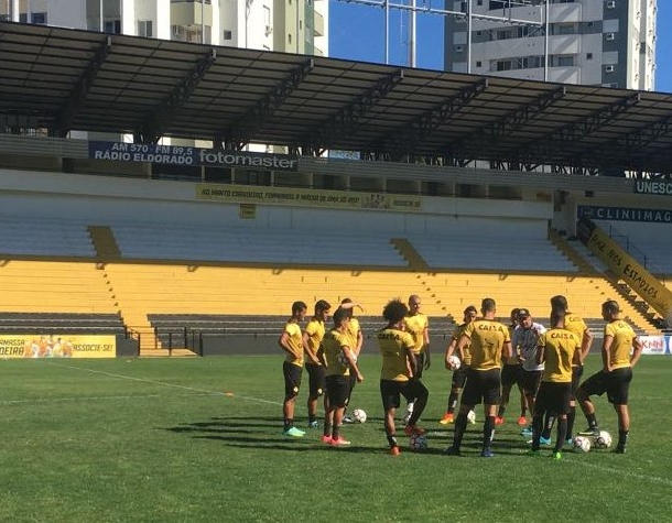 Criciúma recebe o Náutico