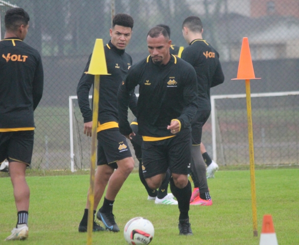 Criciúma recebe o Vila Nova no HH