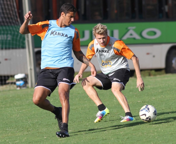 Criciúma treina parte técnica no CT