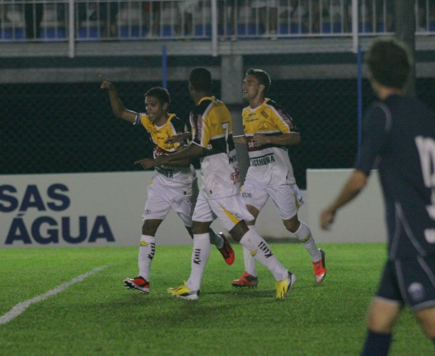 Criciúma vence mais uma