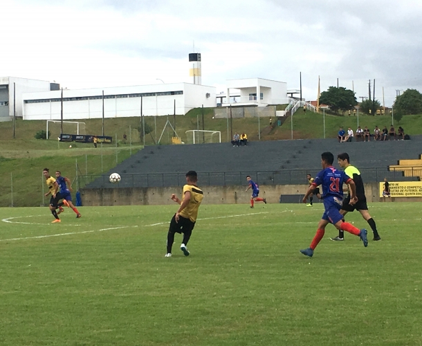 Categorias de base enfrentam equipe de Curitiba em jogos-treino