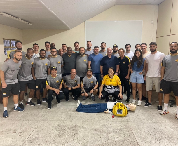 Curso de atendimento em emergência é realizado no HH