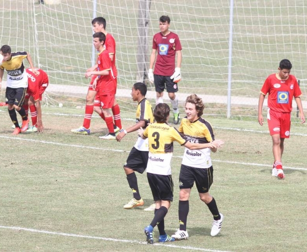 De virada, Sub-15 garante vitória