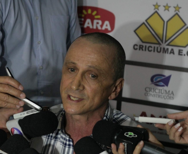 Diretor de futebol acerta saída do Tigre