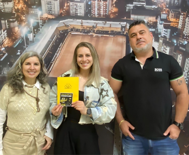 Dra. Amanda Goudinho Feliciano entra no Clube Carvoeiro 
