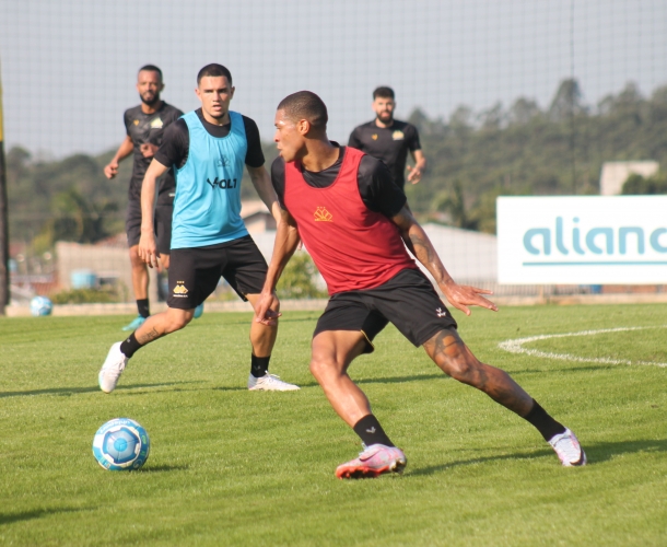 Elenco se reapresenta para a semana de trabalho