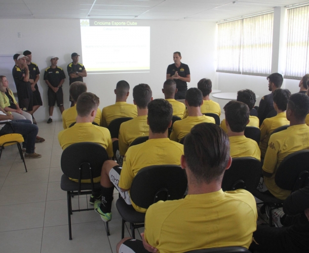 Elencos do Sub-17 e Sub-20 se reapresentam