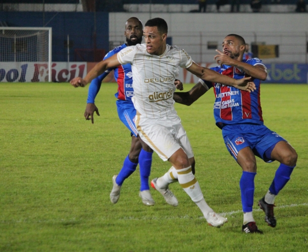 Empate em Brusque pelo Catarinense