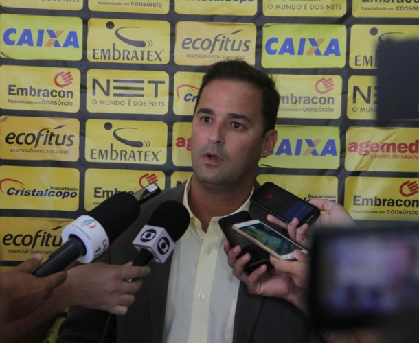 Gabriel Skinner apresentado oficialmente