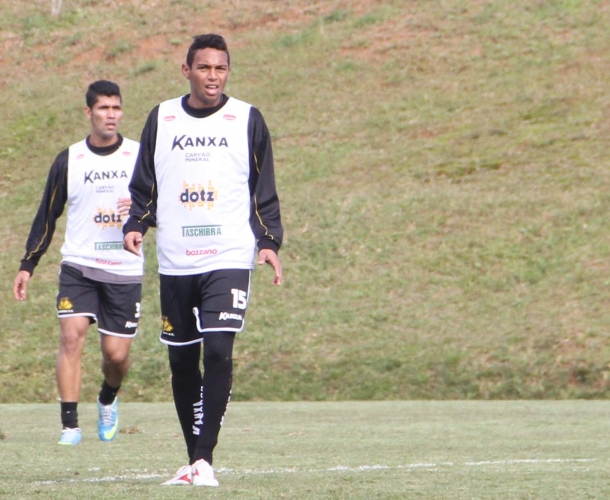 Gilson luta por chance no time