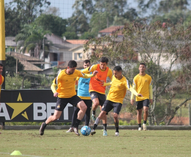 Grupo faz treino técnico e tático nesta sexta-feira