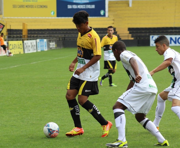 Juvenil disputa o título catarinense