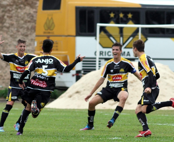 Juvenil do Tigre goleia o Avaí