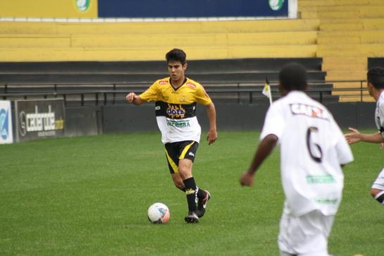 Juvenil joga pela semifinal do Catarinense