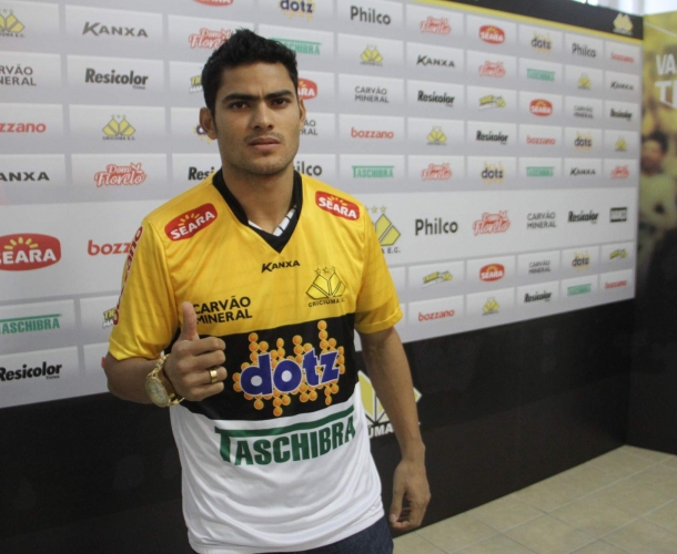 Lateral reforça o Criciúma