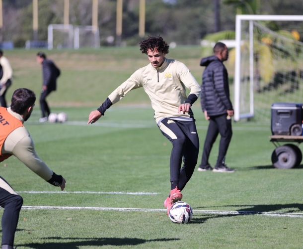 Manhã com trabalho técnico e tático