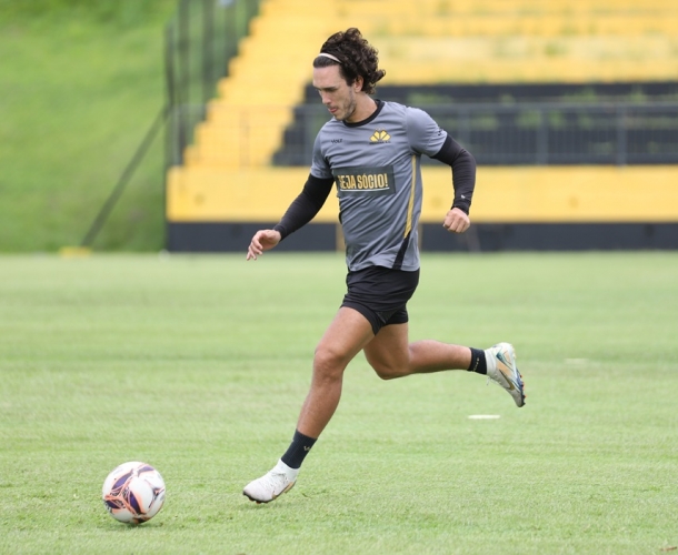 Manhã de quarta com treino técnico e tático