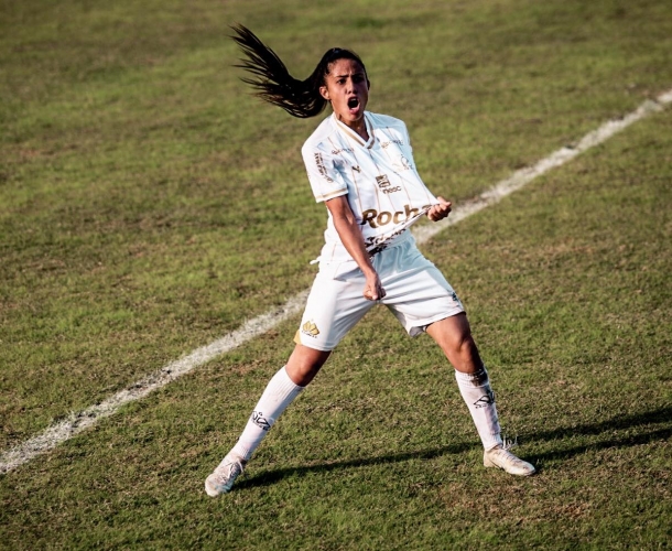 Meninas vencem, mas não avançam no Brasileiro