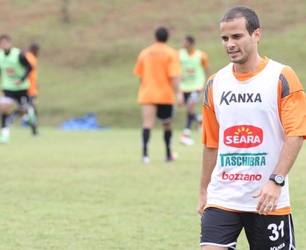 Morais se adapta e busca nova chance