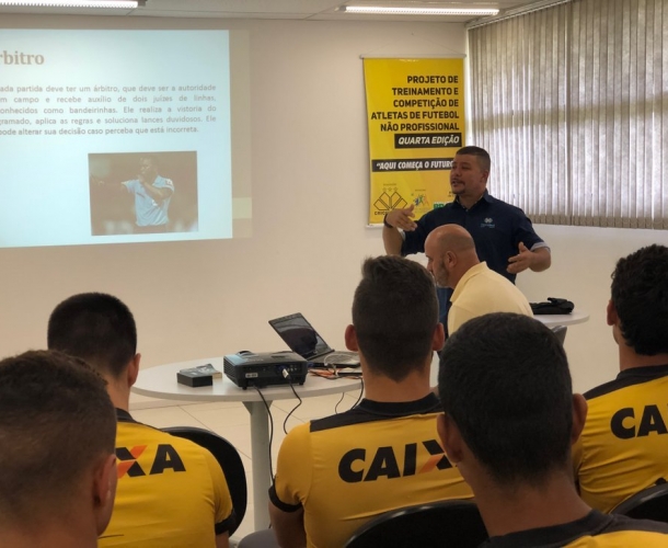 Palestra sobre arbitragem para a base