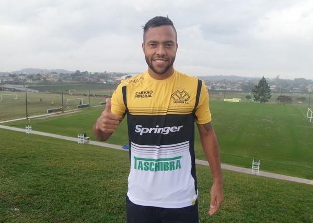 Paulinho liberado para estrear no Tigre