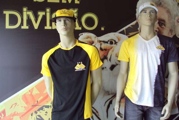 Produtos para os torcedores na Tigre Maníacos