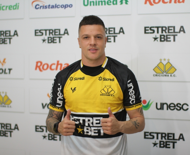 Renato Kayzer é apresentado oficialmente 